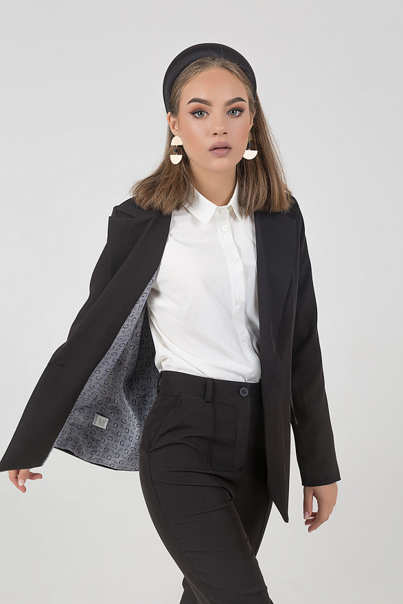 Classic blazer with button