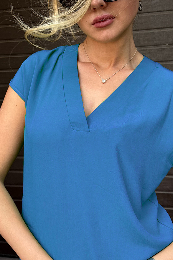 Голубая блуза из штапеля