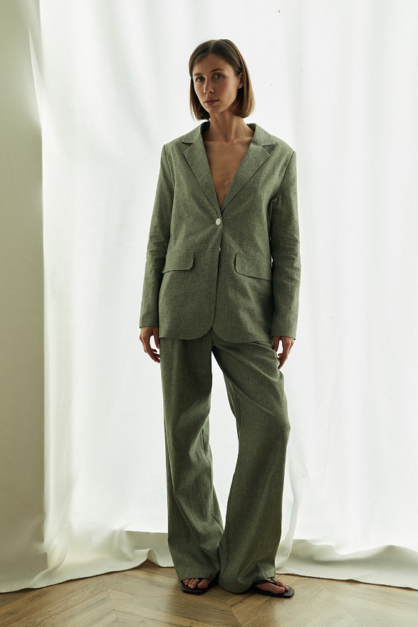 Оливковый льняной пиджак в стиле оверсайз