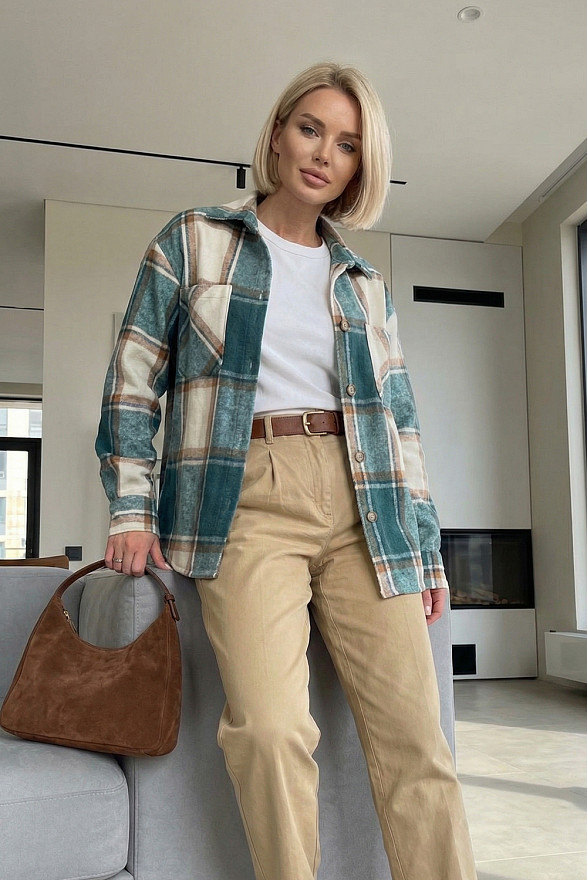 Зелена сорочка в клітку