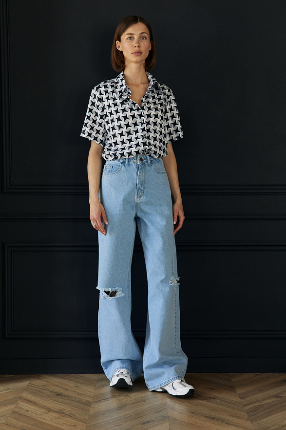 Серая блуза свободного кроя с короткими рукавами