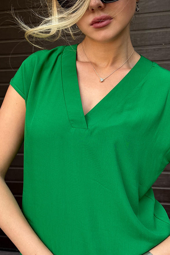 Зеленая блуза из штапеля