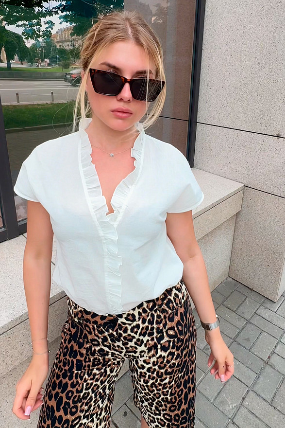 Cotton blouse with frill