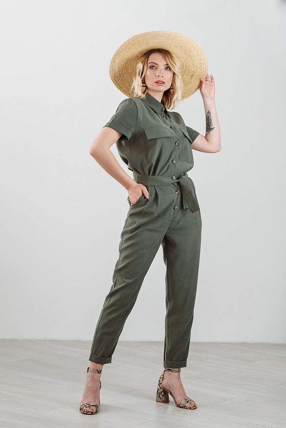 Комбінезон кольору хакі з коротким рукавом