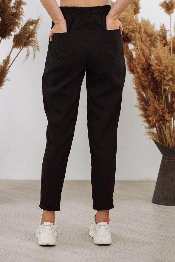 Чорний штани на еластичному поясі