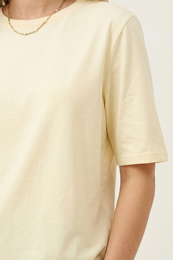 Лимонна базова футболка з круглою горловиною