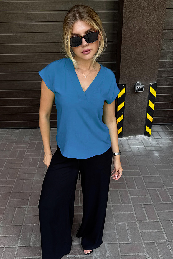 Голубая блуза из штапеля