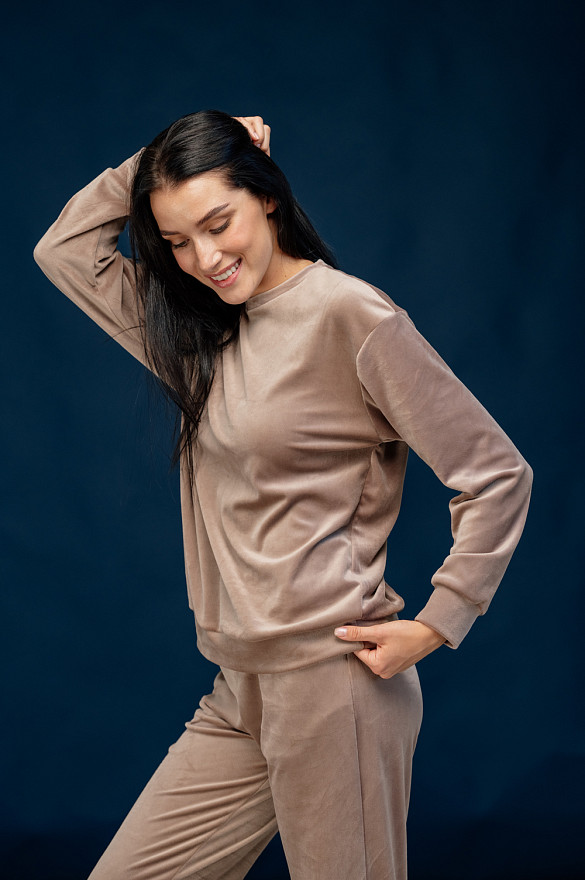 Велюровий костюм у відтінку 