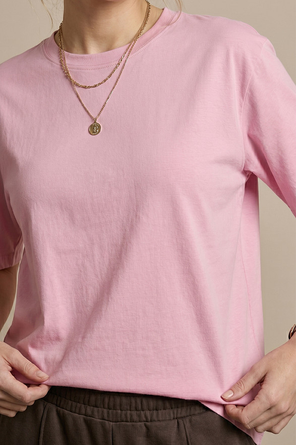 Розовая базовая футболка с круглой горловиной