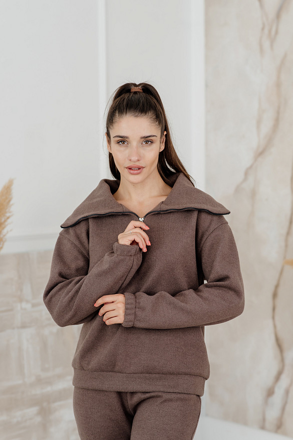 В'язаний шоколадний спортивний костюм