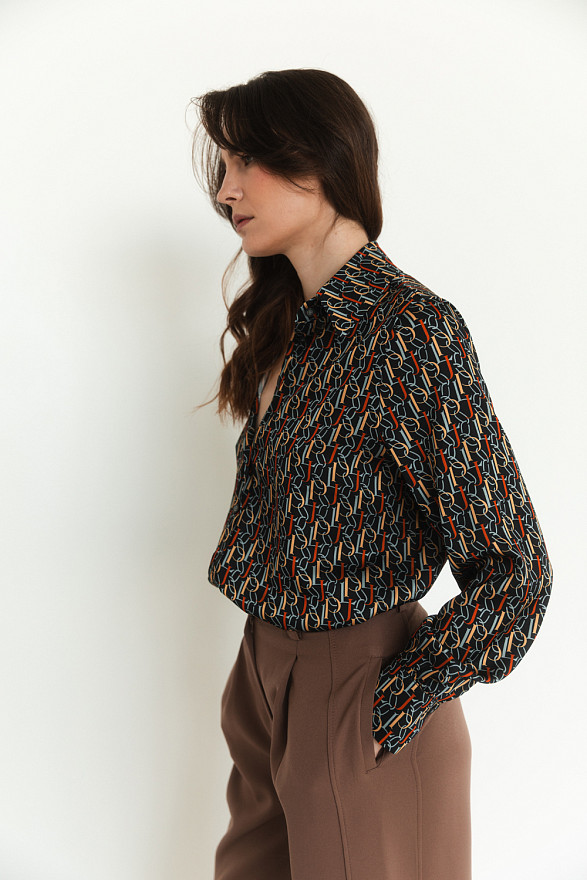 Блуза свободного кроя с длинным рукавом