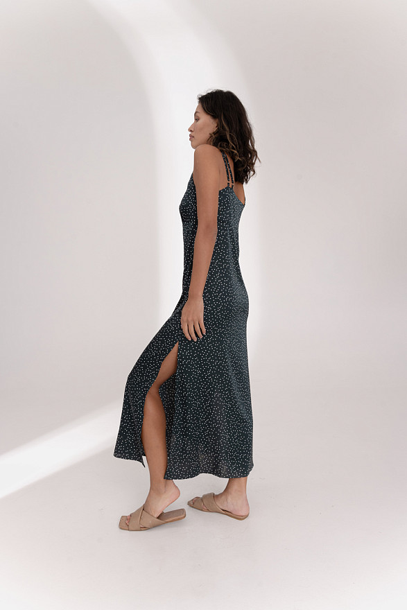 Зелена шовкова сукня-міді в стилі білизни