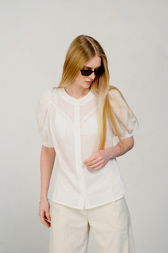 Milky loose fit blouse