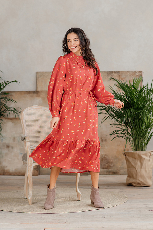 Long dress with ruffle and belt