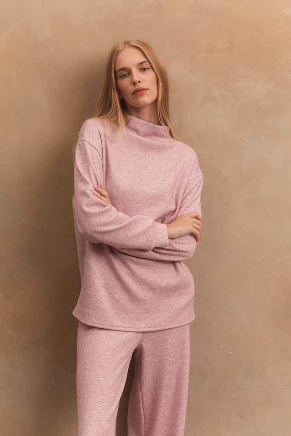 Брючный костюм из ангоры в цвете