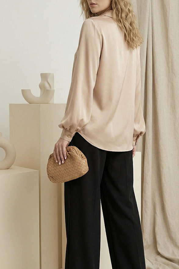 Нежно розовая свободная блуза с пышными рукавами