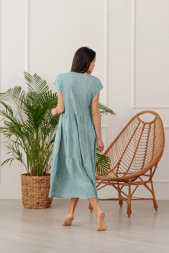 Emerald long dress with ruffles