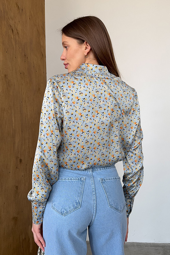 Голубая свободная блуза с длинным рукавом