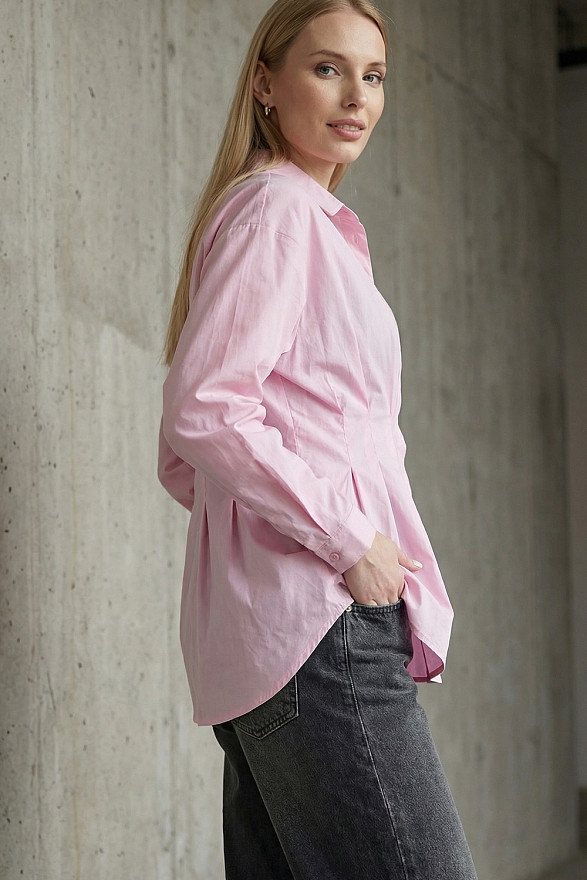 Рожева блуза напівприталеного крою з довгим рукавом