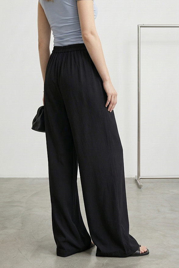 Вільні жіночі штани на резинці з кишенями