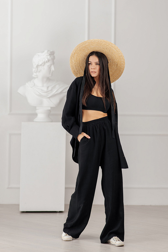 Чорний лляний костюм