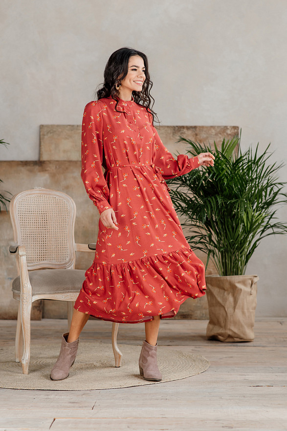 Long dress with ruffle and belt