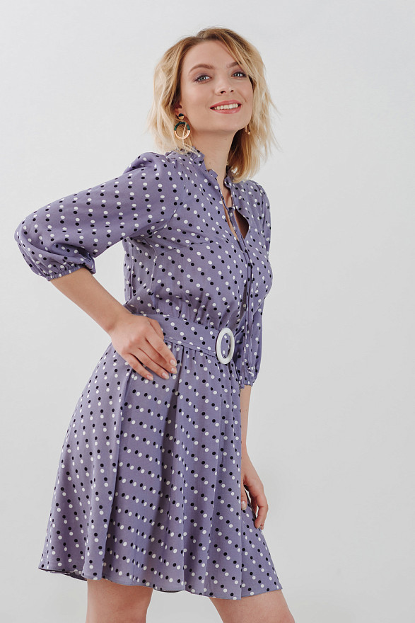 Лиловое платье в горошек
