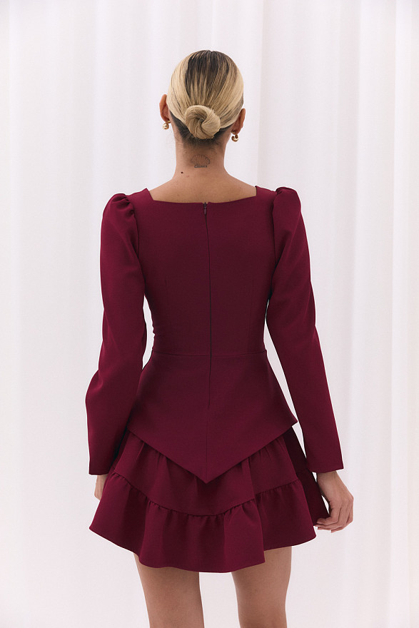 Бордова блуза з фігурною баскою