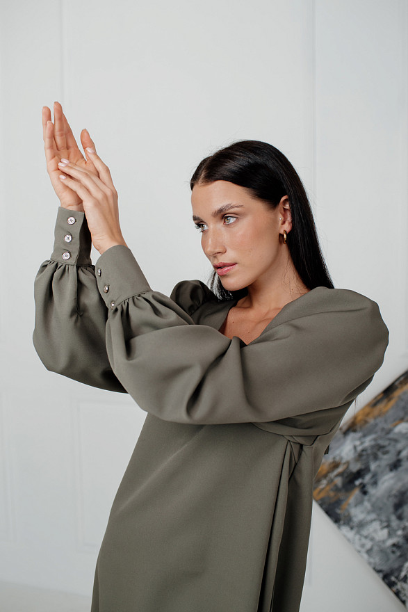 A-line dress with puff sleeves