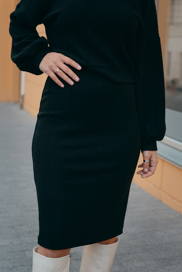 Black knitted elasticated skirt