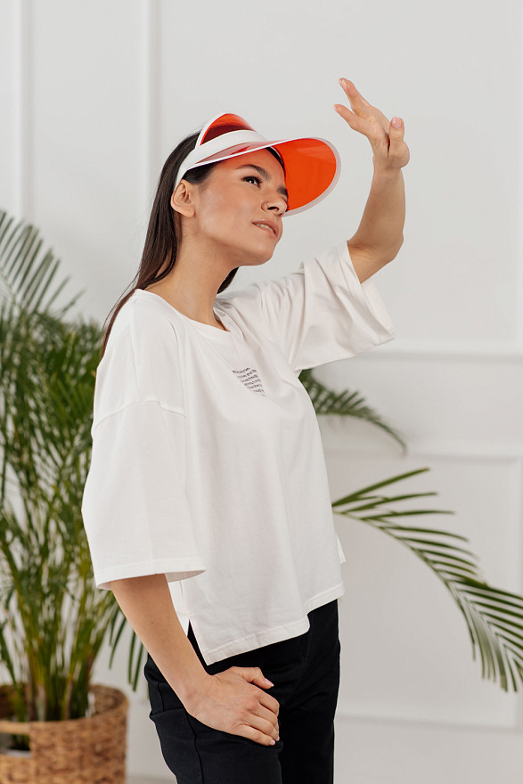 Milk T-shirt with slogan 