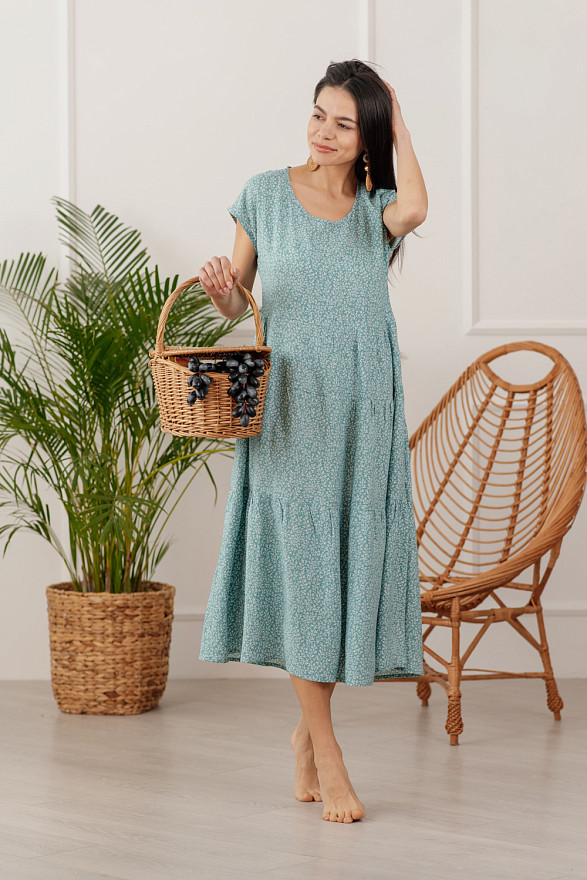 Emerald long dress with ruffles