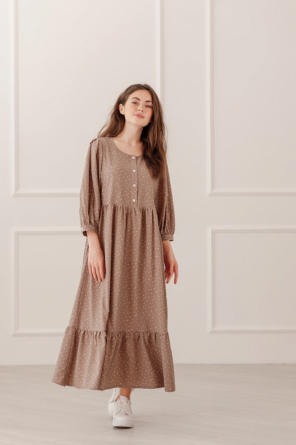 Довга бежева сукня в горошок