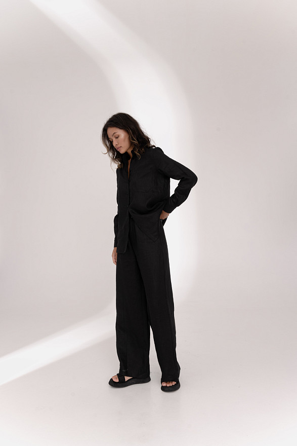 Чорні льняні штани з поясом на резинці