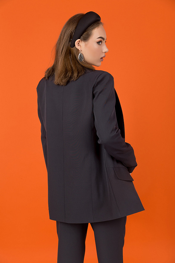 Jacket with collar apage