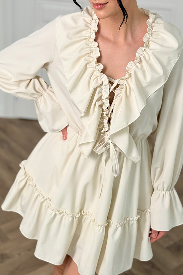 Молочное легкое платье с рюшами