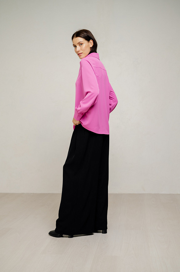 Розовая блуза в романтичном стиле