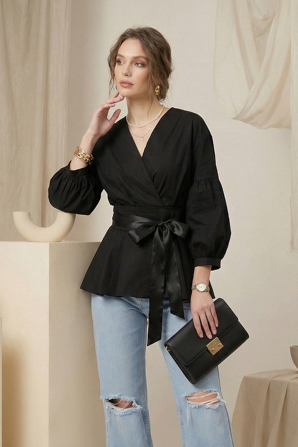 Чорна сорочка з ґудзиками на спинці