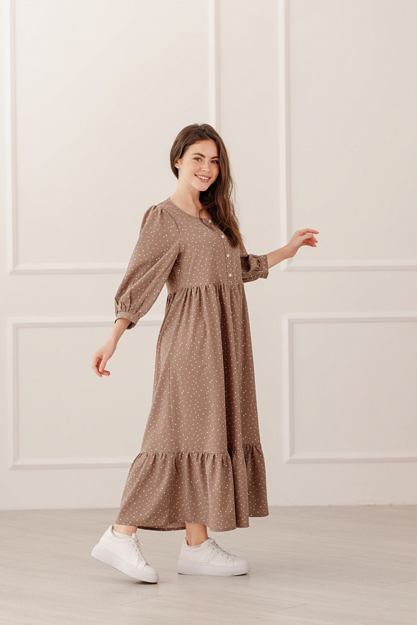 Довга бежева сукня в горошок
