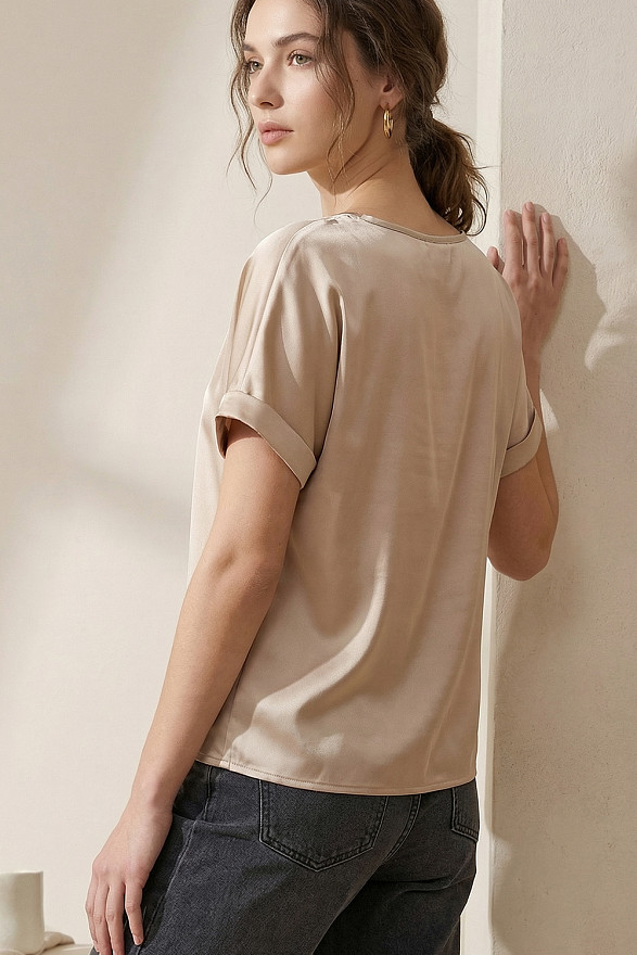 Шелковый топ свободного кроя с цельнокроеными рукавами