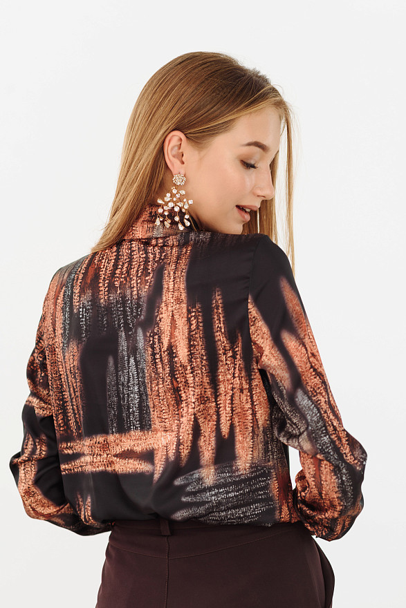 Чорна шовкова блузка