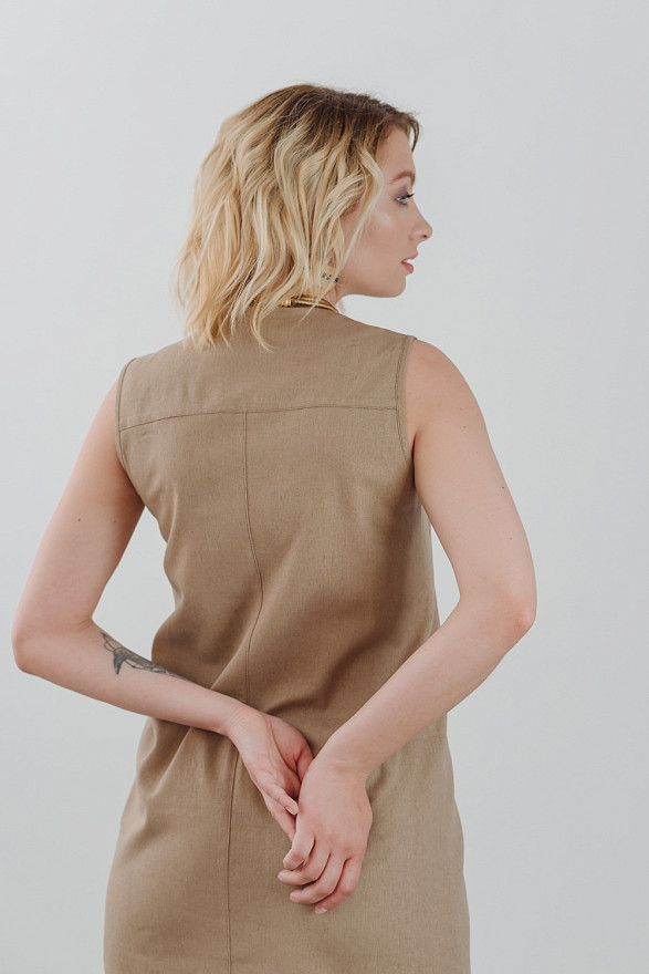 Льняное платье цвета фундук