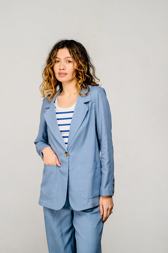 Сіро-блакитний лляний піджак прямого крою