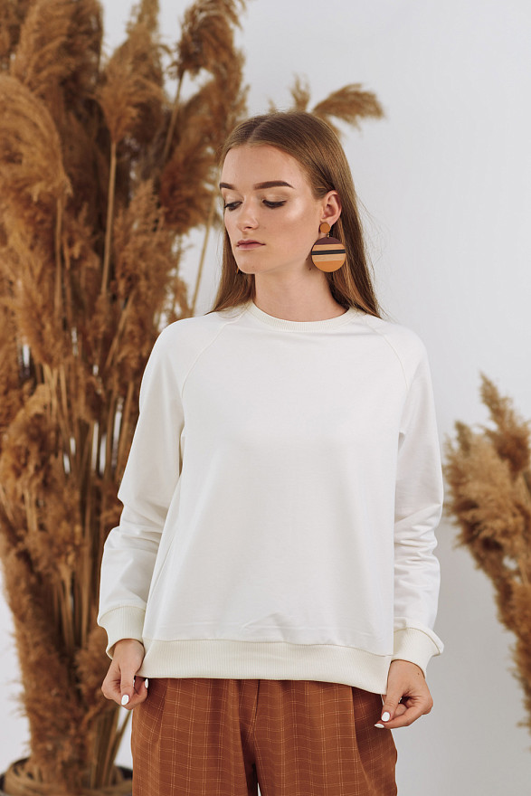 Базовый молочный свитшот