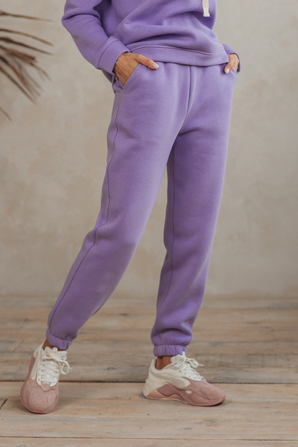 Лиловые спортивные брюки