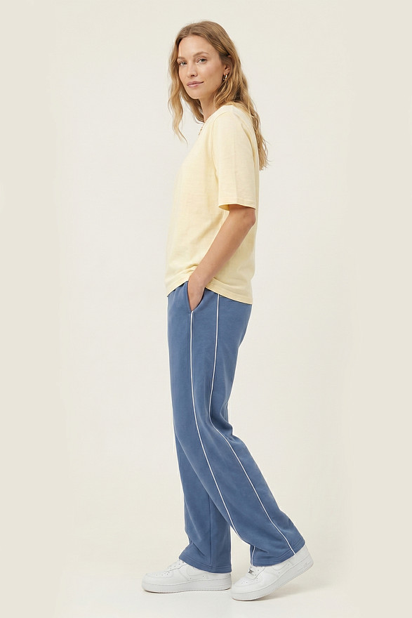 Лимонна базова футболка з круглою горловиною