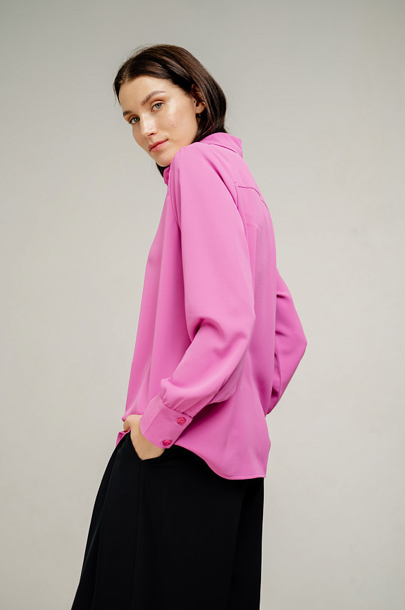 Розовая блуза в романтичном стиле