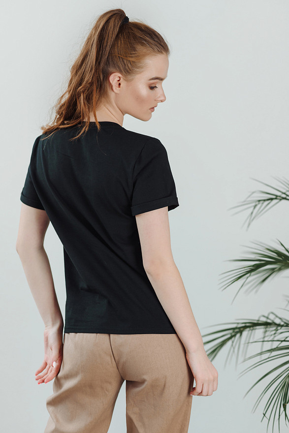 Черная базовая футболка