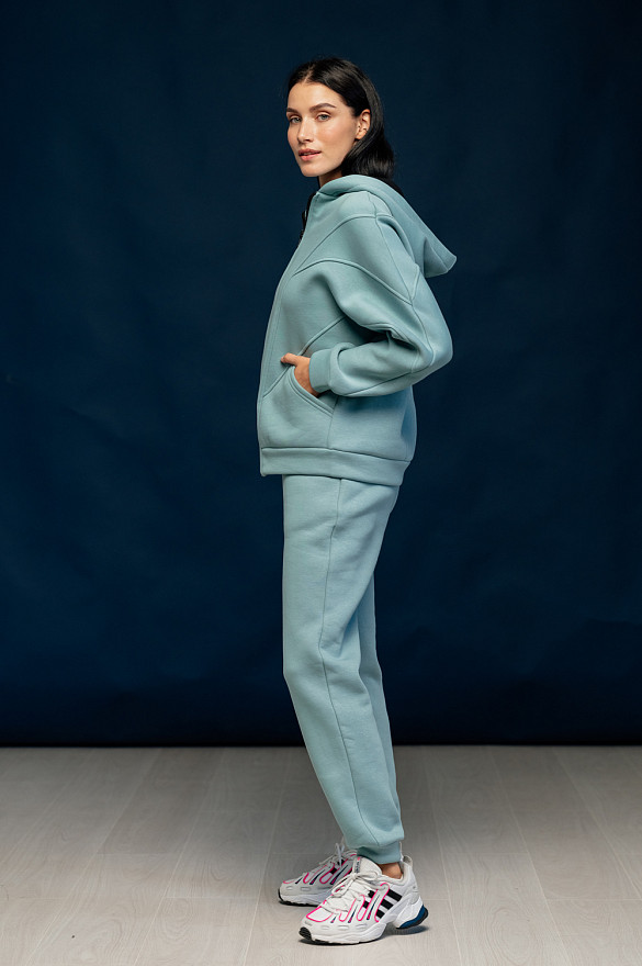 Warm sweatshirt in sage color