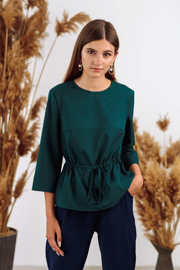 Изумрудная блуза с завязками